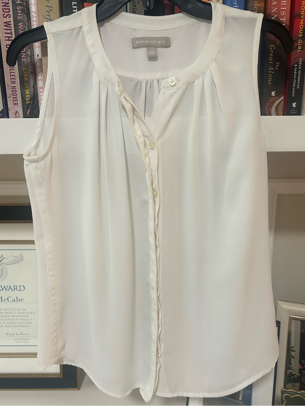 Banana Republic Women's Sleeveless Ivory Button-Front Blouse XSP